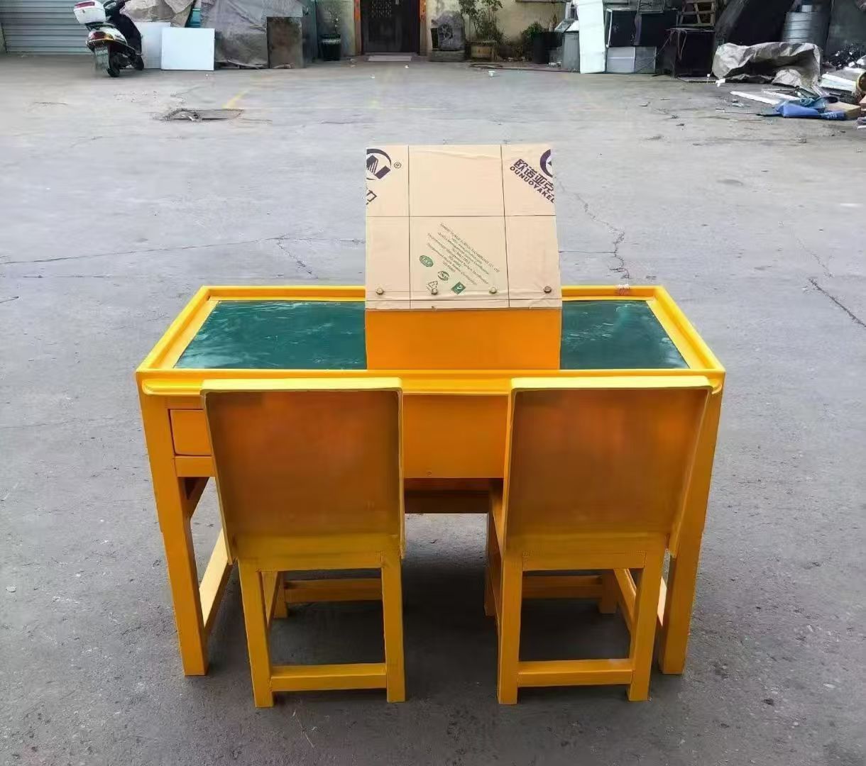 囊谦防静电导通桌井下煤矿火工品发放桌：危险品流转的安全守护者